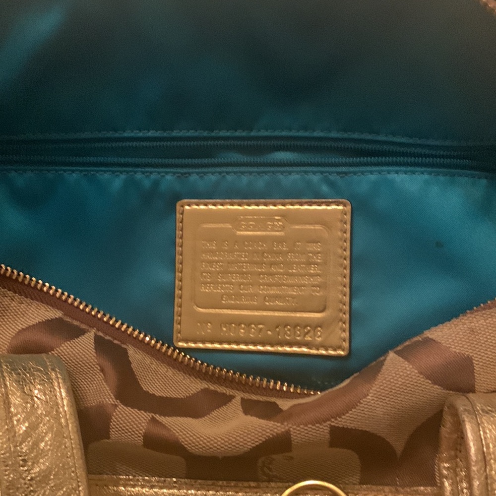 Coach - Picture 3 of 4